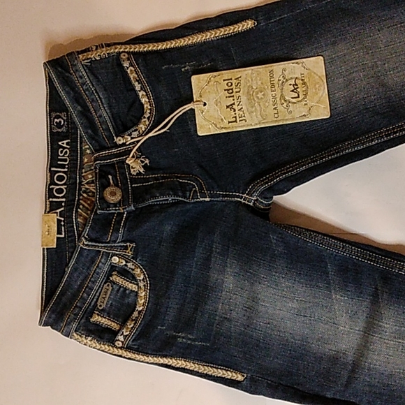 NWT L.A. IDOL EMBROIDERED CUFFED CAPRIS SZ. 3 (junior) - Picture 2 of 9